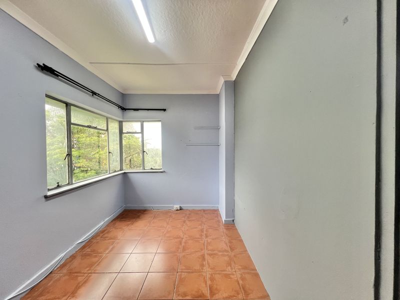 Musgrave Two Bedroom flat for let - Photo 3