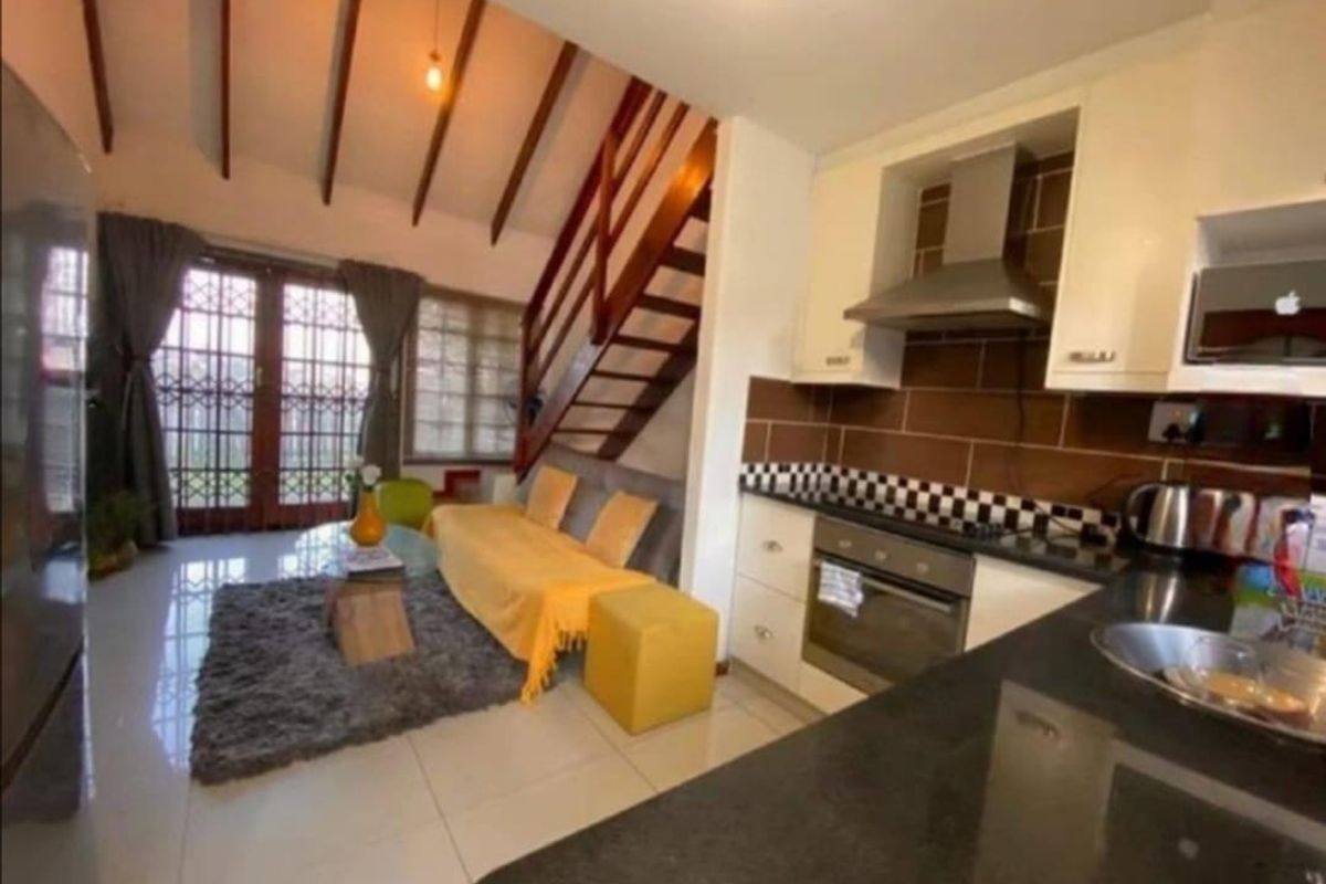 Charming 1.5-Bedroom Garden Unit - Photo 3