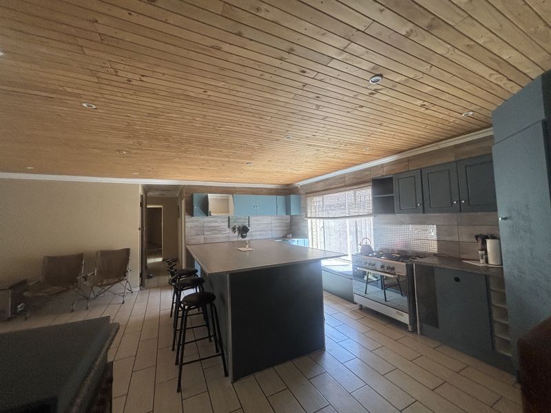 Large family home in Reyno Ridge - Photo 2