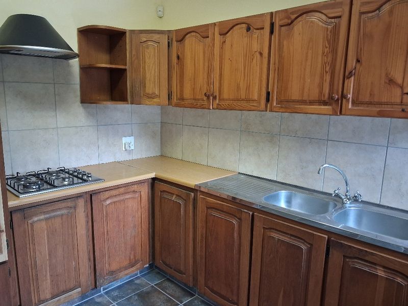 Spacious two bedroomed cottage - Photo 5