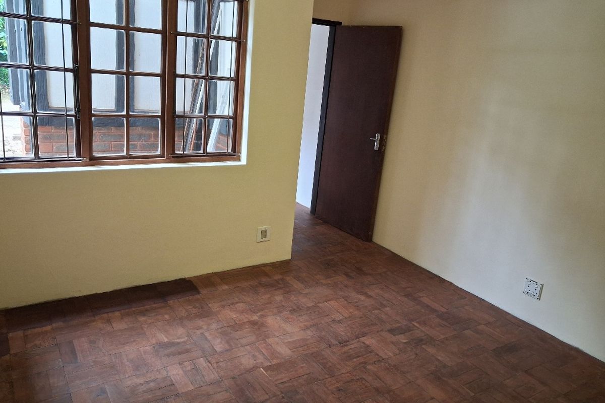 Spacious two bedroomed cottage - Photo 2