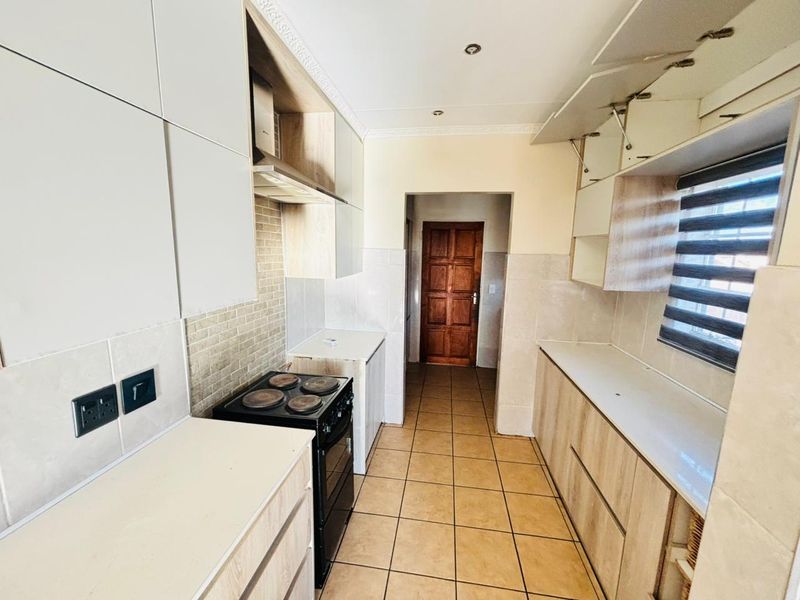 Your ideal family home awaits - Photo 9