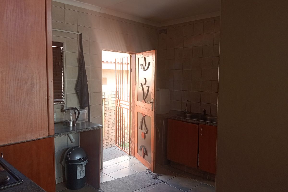 Lock Up and Go Living in a 24-hour Secure Estate - Photo 2