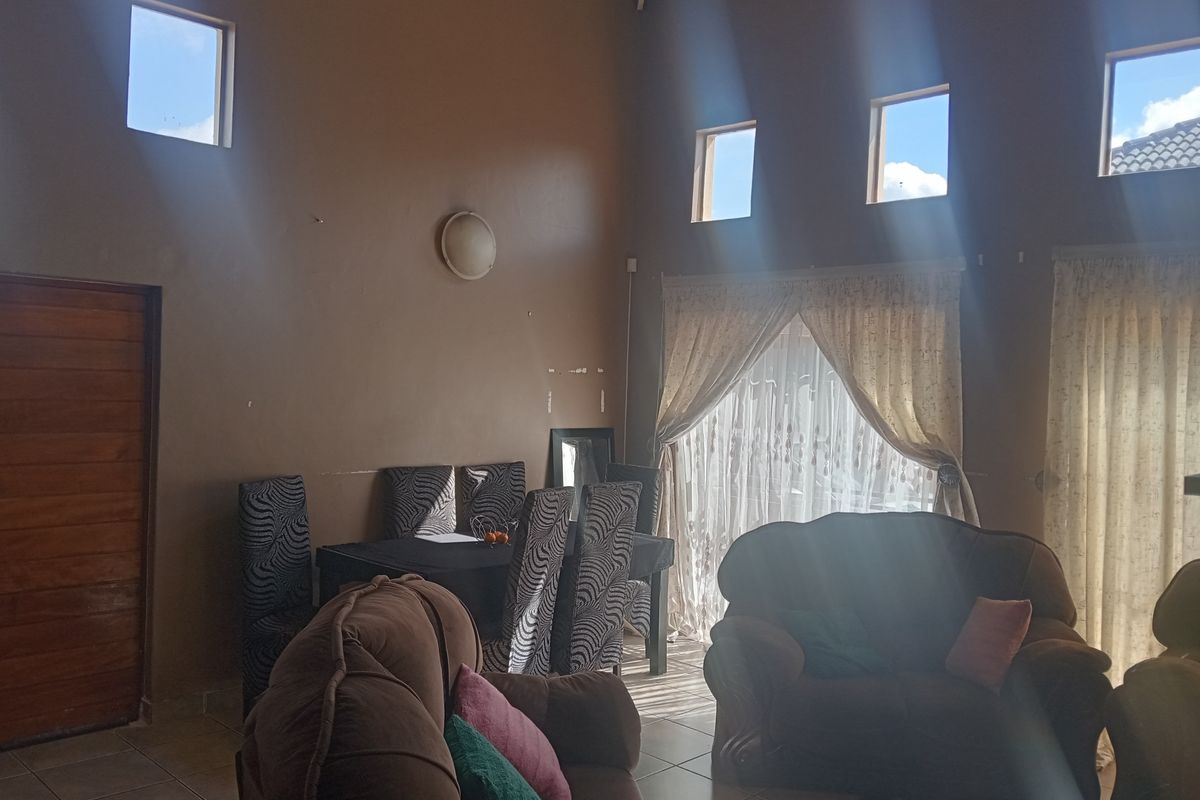 Lock Up and Go Living in a 24-hour Secure Estate - Photo 4