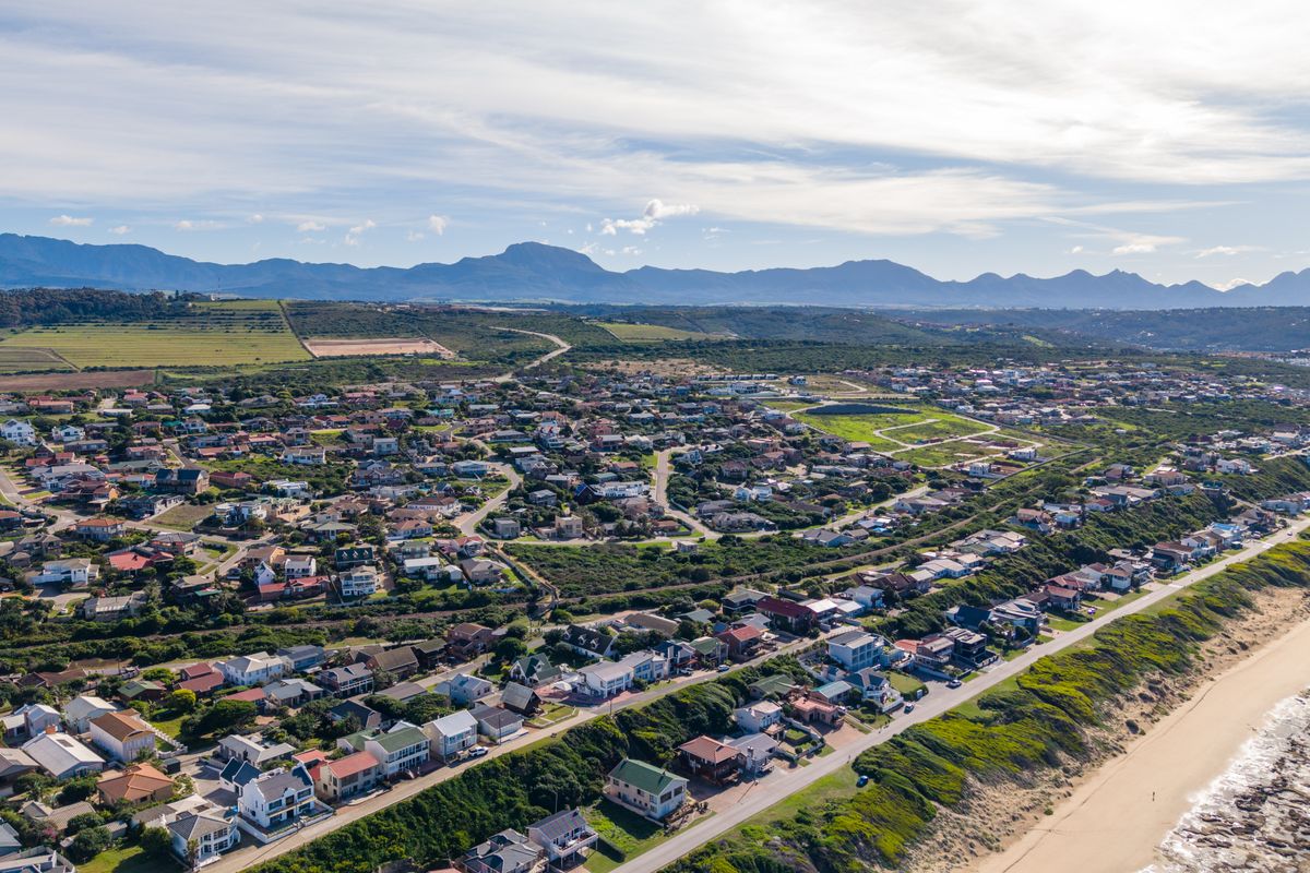 Seaview family home - Photo 4