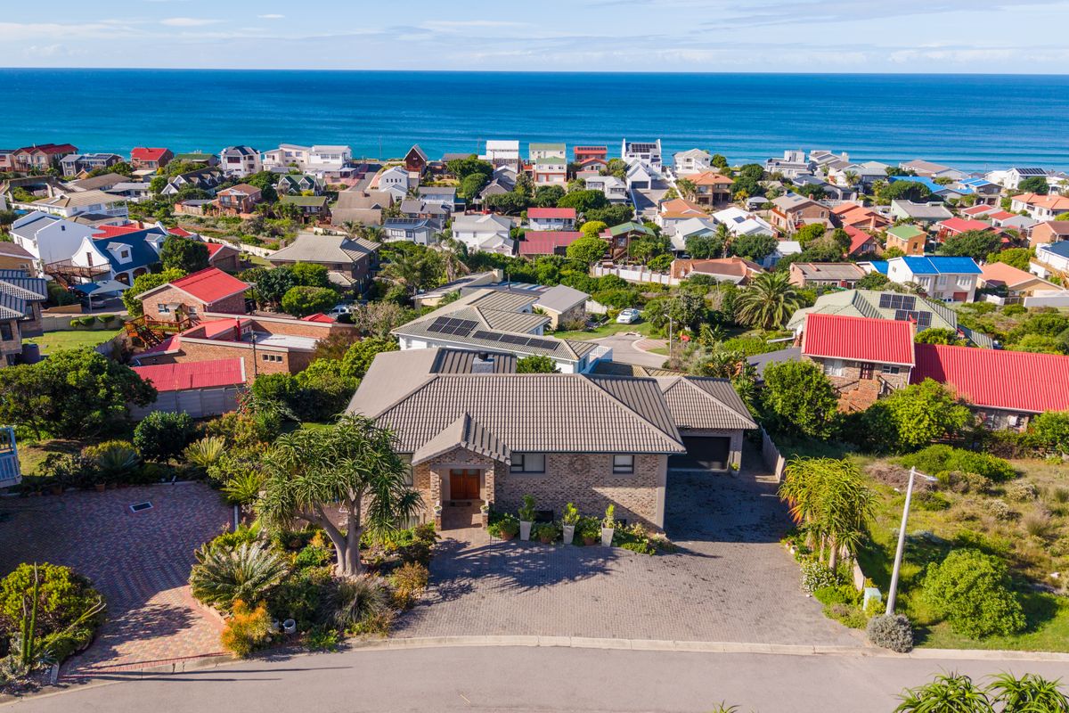Seaview family home - Photo 3