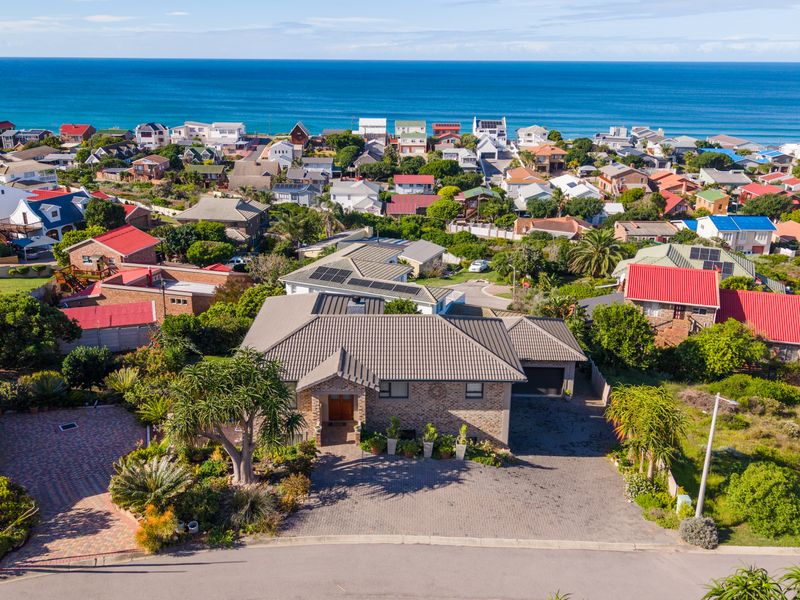 Seaview family home - Photo 3