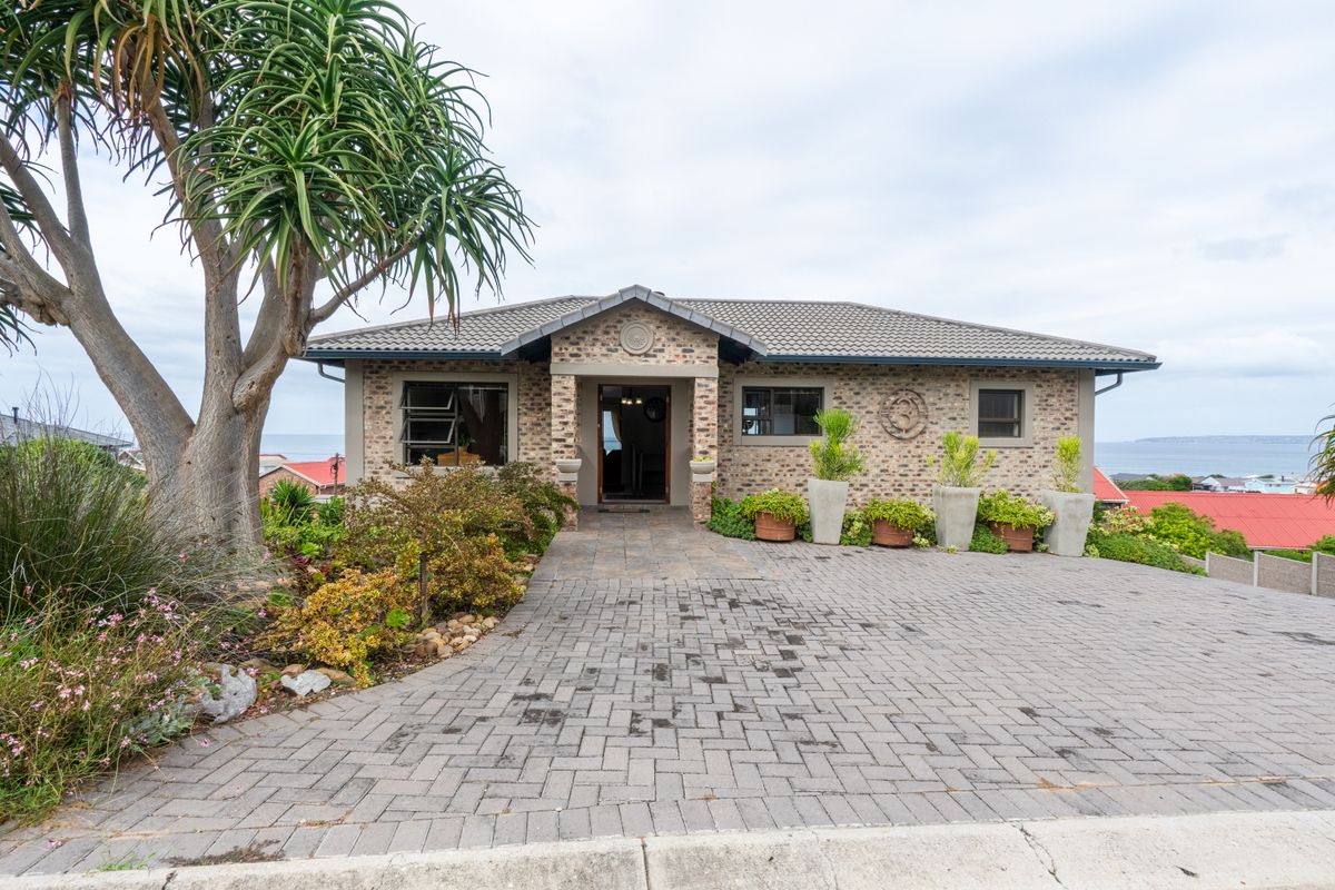 Seaview family home - Photo 2