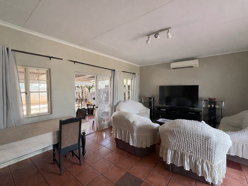 Spacious 3-bedroom sectional title in Waterval East, Rustenburg. - Photo 5