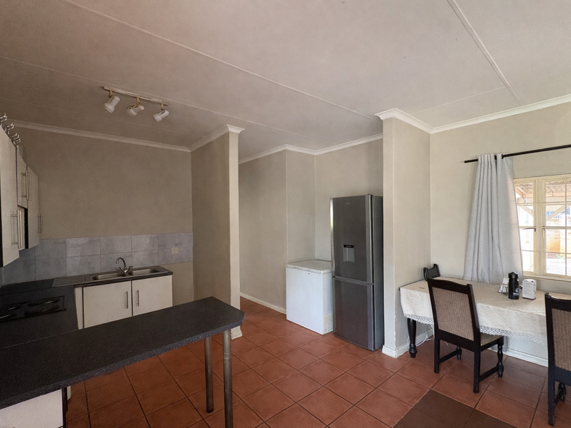 Spacious 3-bedroom sectional title in Waterval East, Rustenburg. - Photo 3