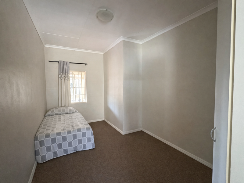 Spacious 3-bedroom sectional title in Waterval East, Rustenburg. - Photo 8