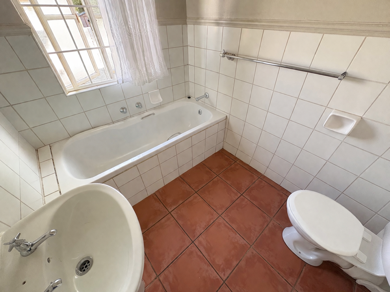 Spacious 3-bedroom sectional title in Waterval East, Rustenburg. - Photo 10