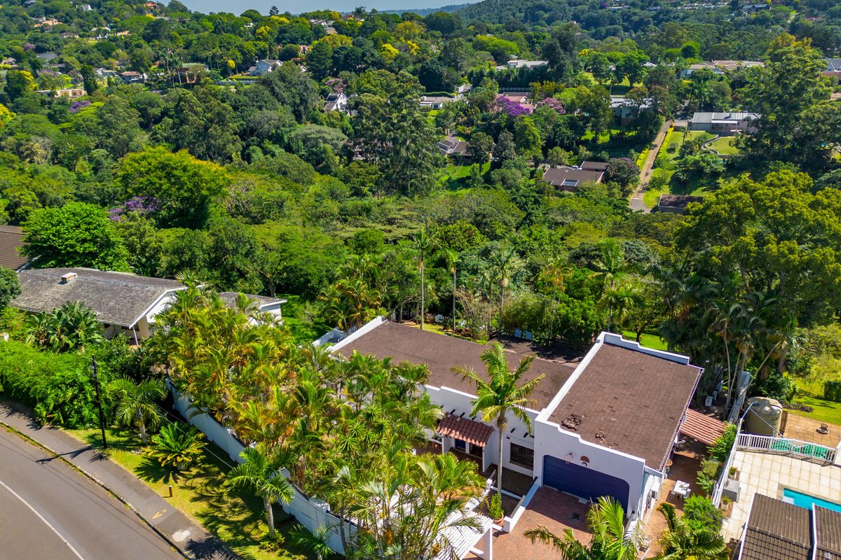 Mediterranean Oasis in Woodside Cowies Hill - Photo 5