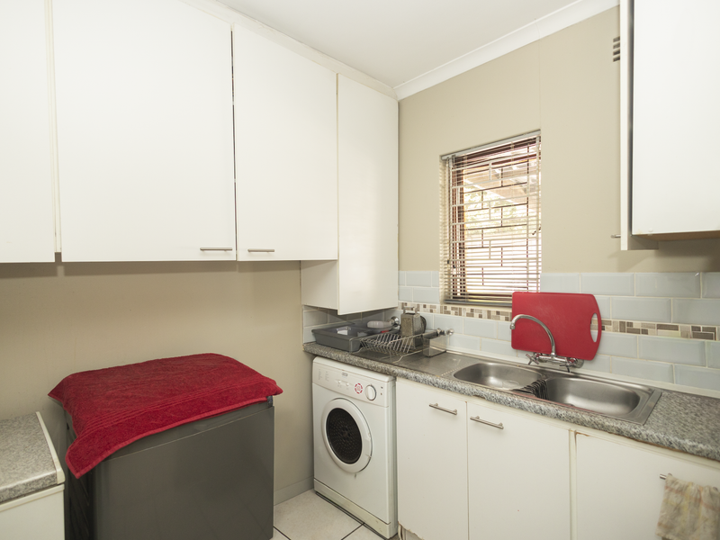 4 Bedroom House in Rouxville - Photo 9