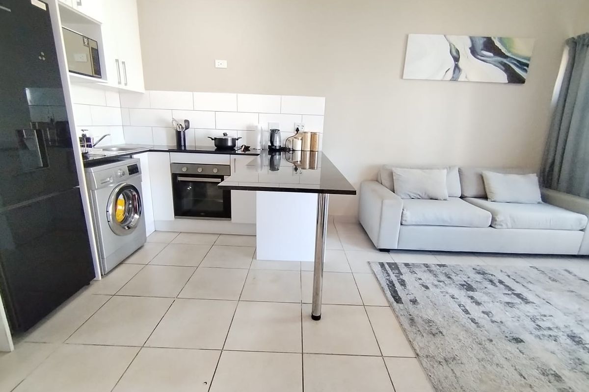 Two bedroom ground floor apartment - Photo 4