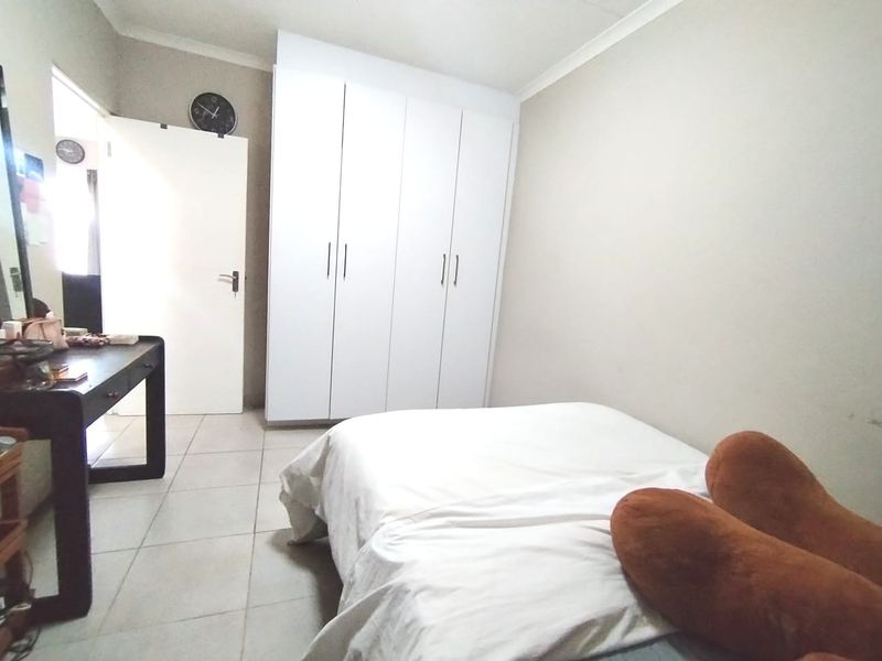 Two bedroom ground floor apartment - Photo 6