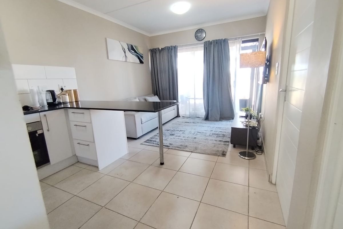 Two bedroom ground floor apartment - Photo 3