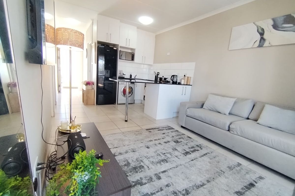 Two bedroom ground floor apartment - Photo 5