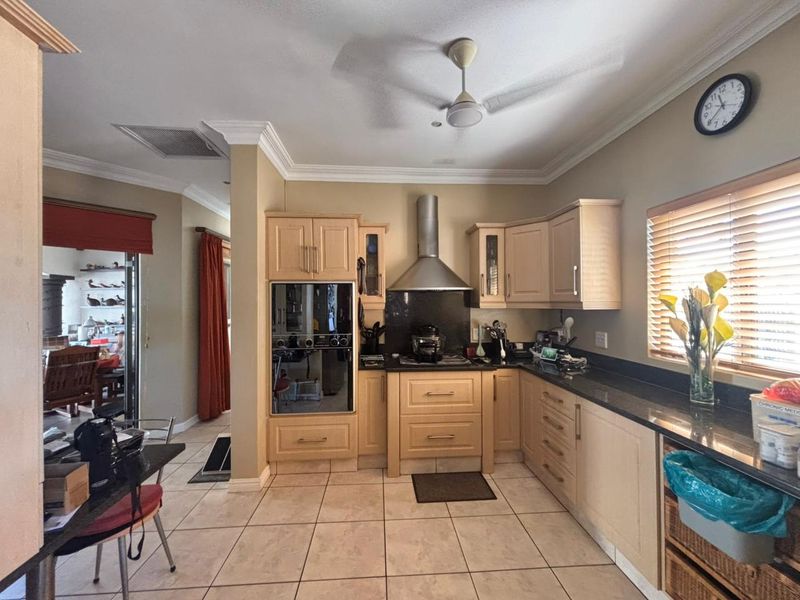 Single level family home on Golf Estate in Ballito - Photo 5