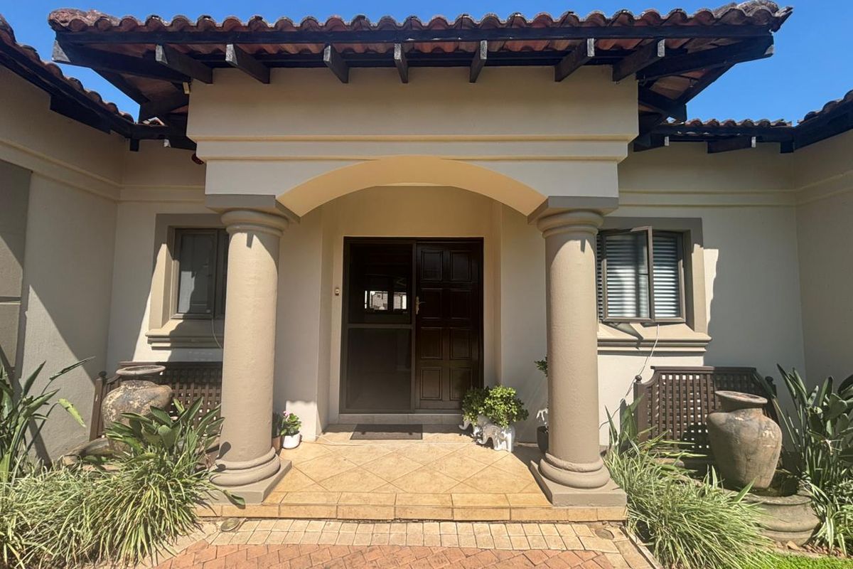 Single level family home on Golf Estate in Ballito - Photo 3