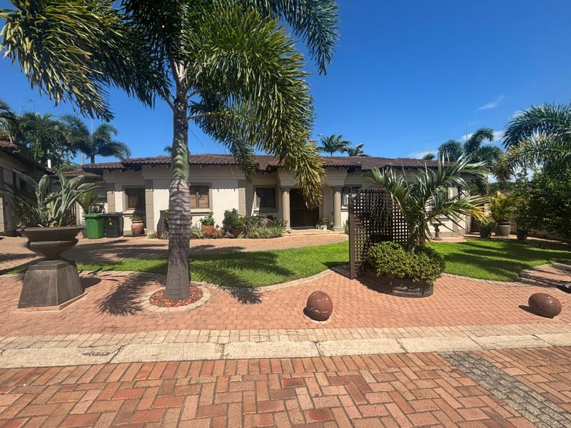 Single level family home on Golf Estate in Ballito - Photo 2