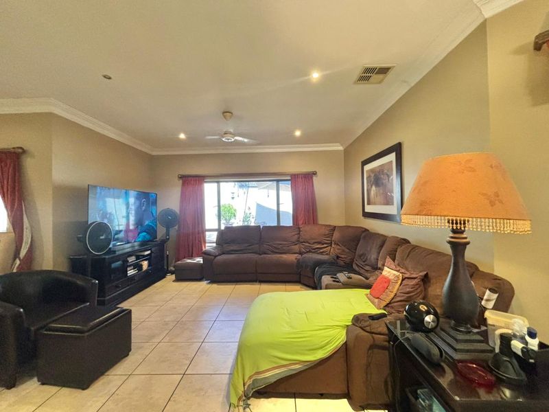 Single level family home on Golf Estate in Ballito - Photo 10