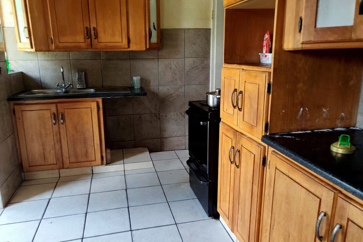 3 Bedroom House for Sale in Sasolburg Ext 12 - Photo 2