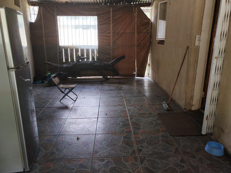 3 Bedroom House for Sale in Sasolburg Ext 12 - Photo 6