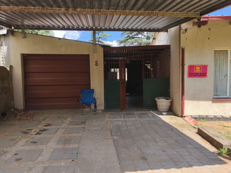 3 Bedroom House for Sale in Sasolburg Ext 12 - Photo 3