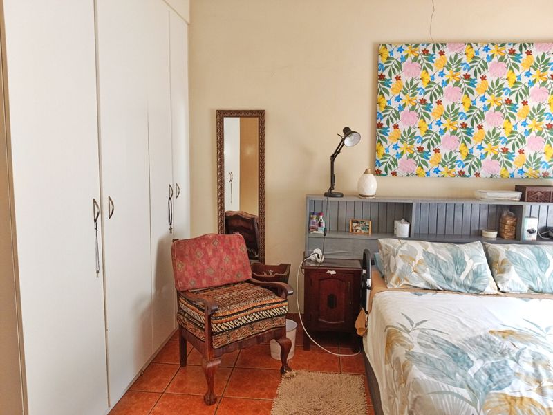 Spacious Three Bedroom Home - Photo 10