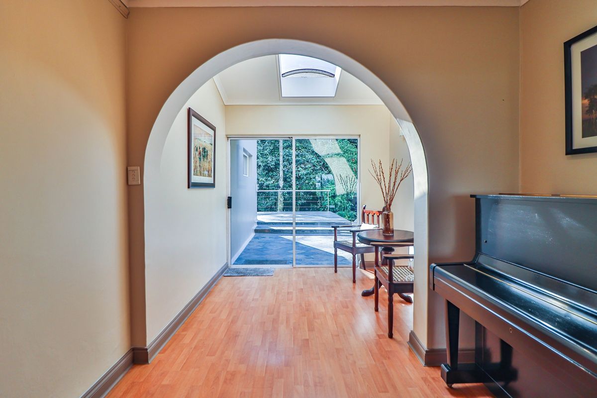 Exceptionally Spacious Family Home in Hilton - Photo 4