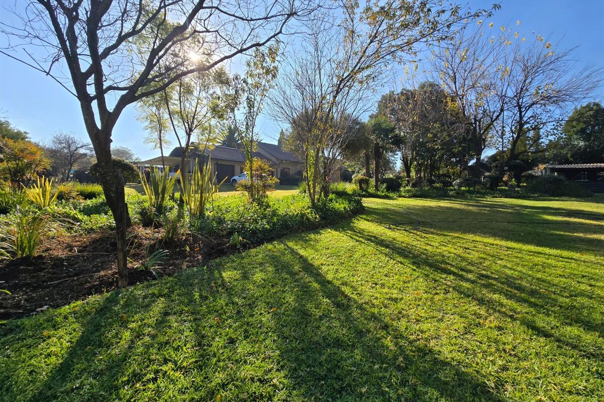 Modern Country Style - Neat Charming - with a Dam!!! In Boom Area - Photo 4