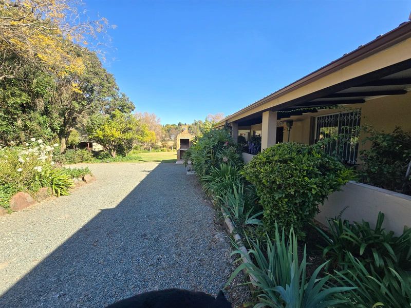 Modern Country Style - Neat Charming - with a Dam!!! In Boom Area - Photo 10