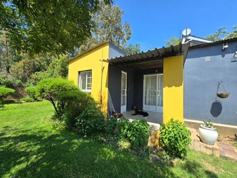 Prime Location - Easy Access - Double Storey Family Home - Rental Income Potential !!! - Photo 7