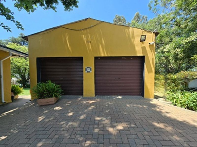 Prime Location - Easy Access - Double Storey Family Home - Rental Income Potential !!! - Photo 6