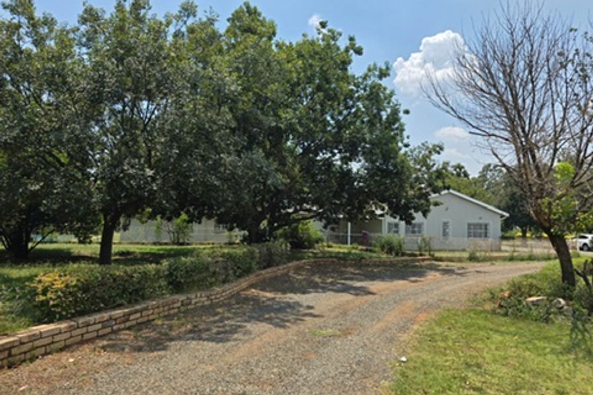 Close the CBD - Workshop Space - Tranquil Living - Cottages - So Much More!!! - Photo 3