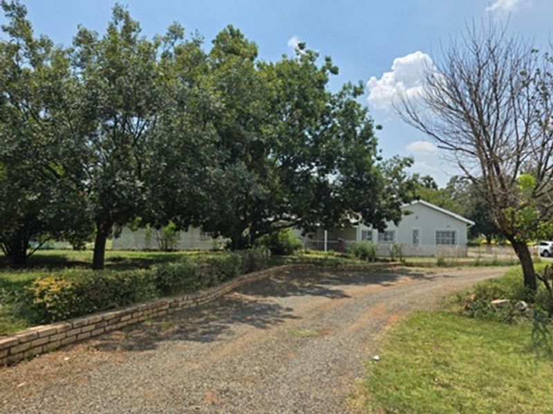 Close the CBD - Workshop Space - Tranquil Living - Cottages - So Much More!!! - Photo 3