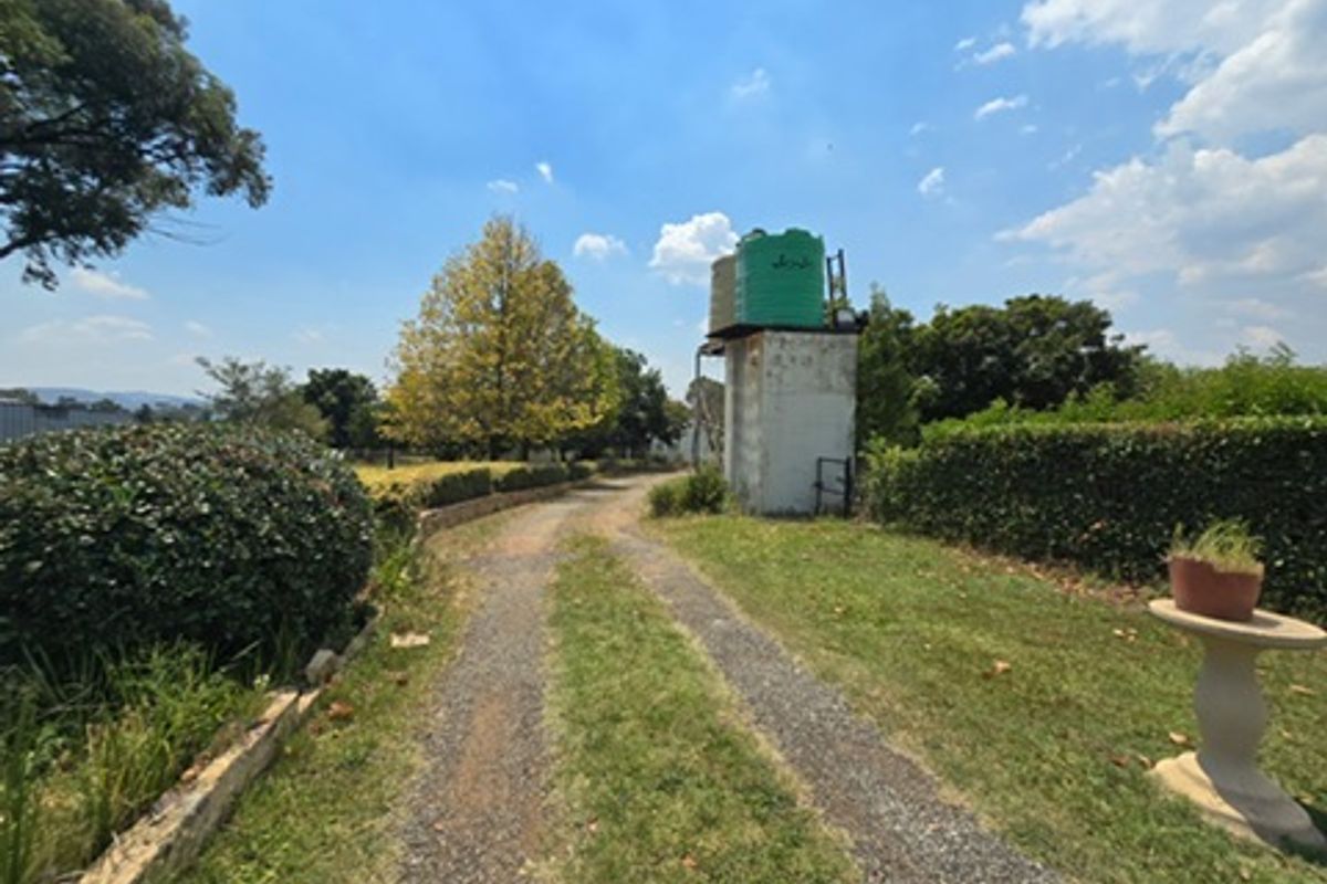 Close the CBD - Workshop Space - Tranquil Living - Cottages - So Much More!!! - Photo 4