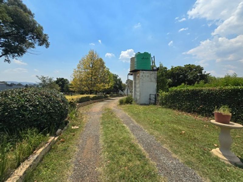 Close the CBD - Workshop Space - Tranquil Living - Cottages - So Much More!!! - Photo 4