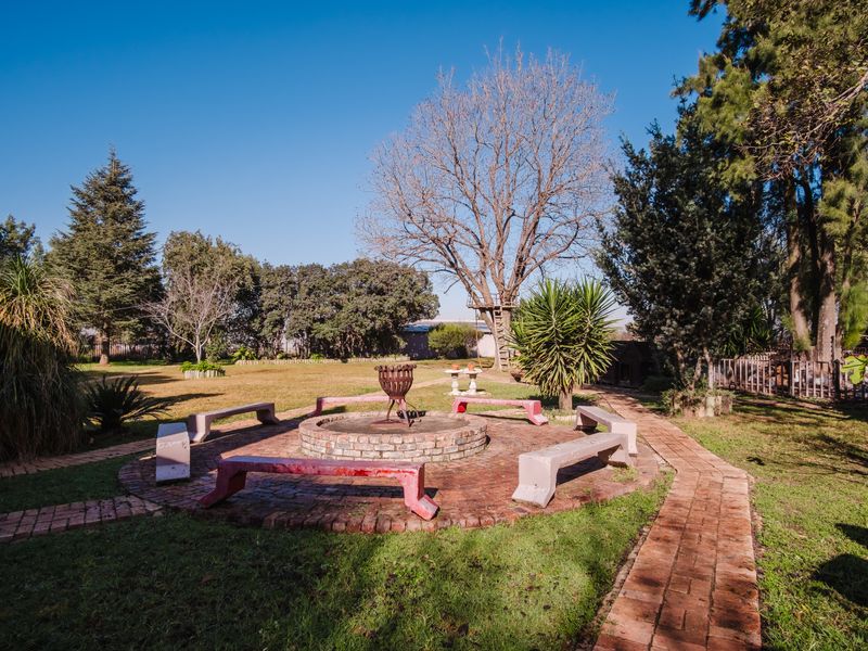 Immaculate - Renovated - Gem - Tranquility - Dont Miss Out!!! - Photo 10