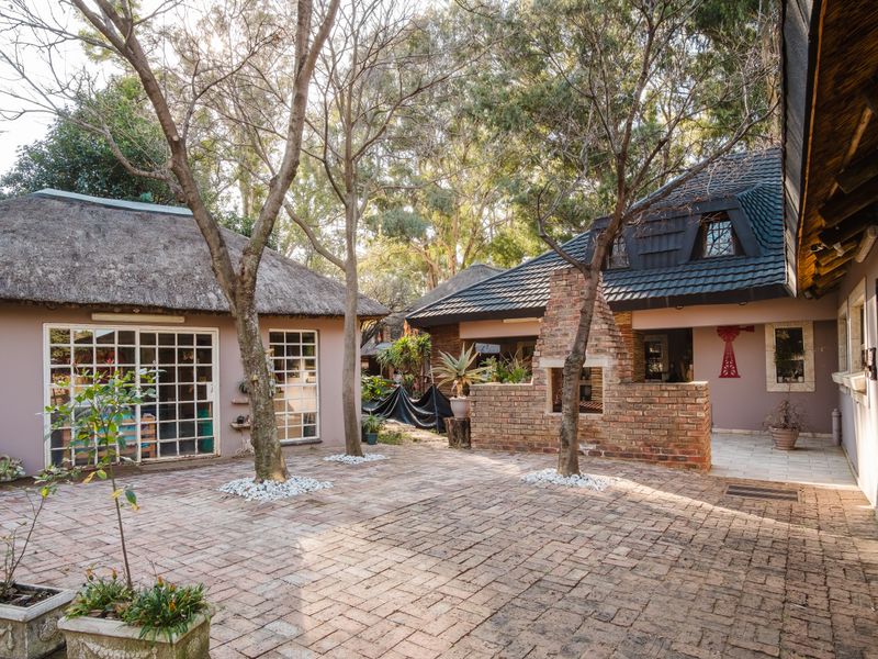 Immaculate - Renovated - Gem - Tranquility - Dont Miss Out!!! - Photo 9