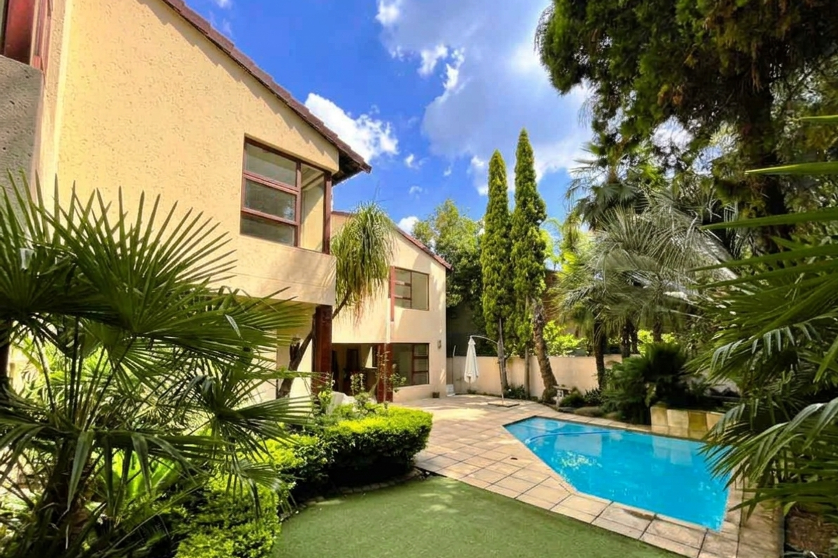 4 Bedroom spacious cluster for sale in Bedfordview - Photo 3