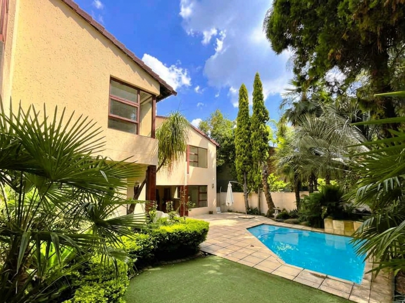 4 Bedroom spacious cluster for sale in Bedfordview - Photo 3