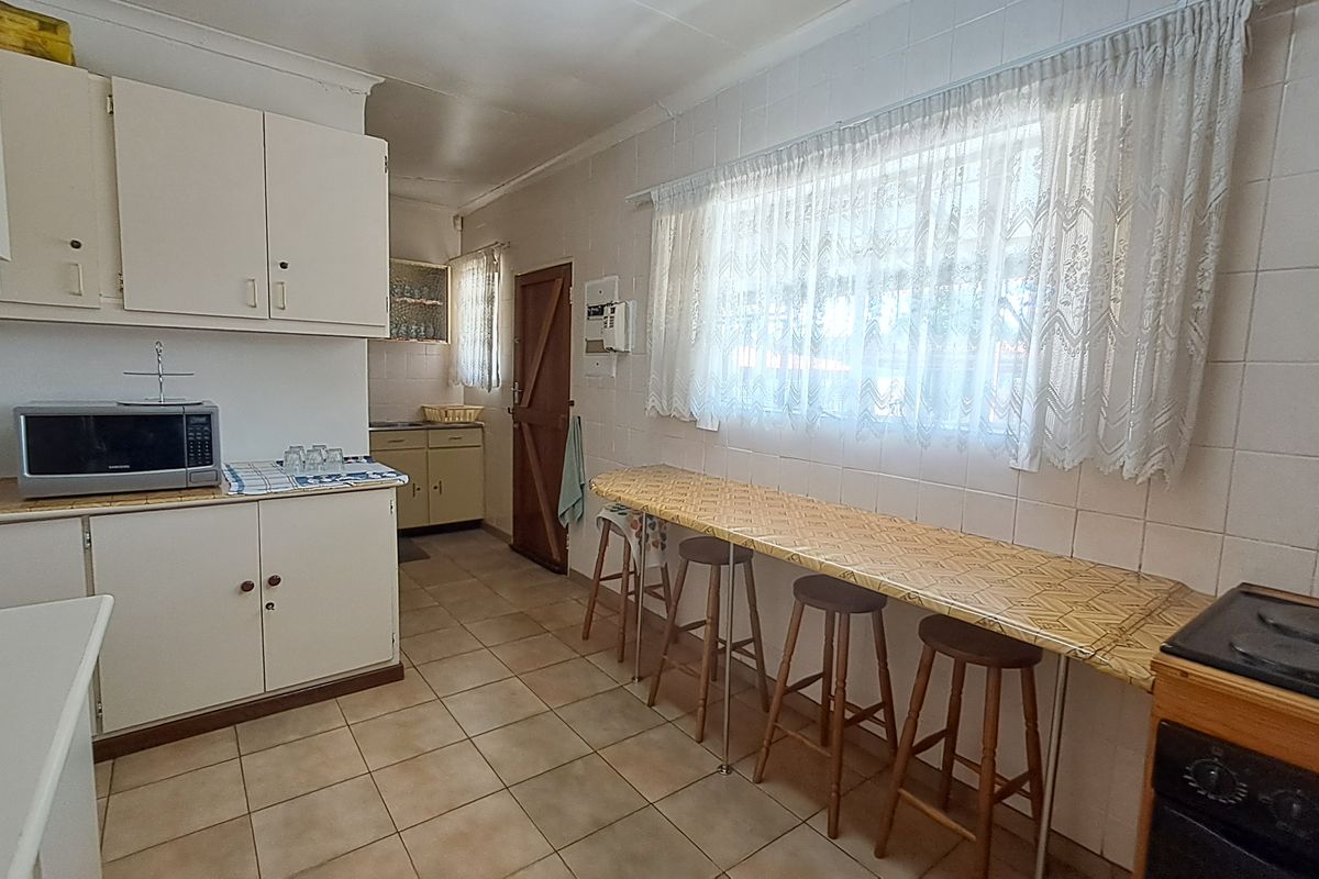 Charming Family Home - Photo 5
