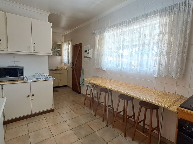 Charming Family Home - Photo 5
