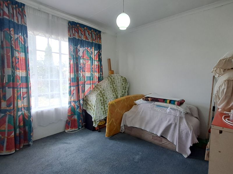 Charming Family Home - Photo 8
