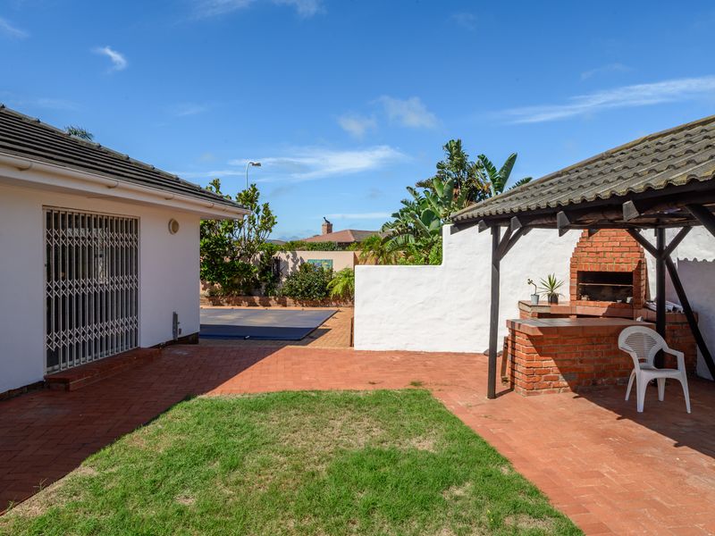 Prime Summerstrand Property with 2 Income-Generating Flats - Photo 10