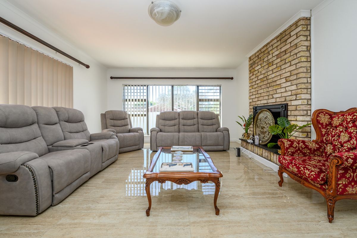 Prime Summerstrand Property with 2 Income-Generating Flats - Photo 2