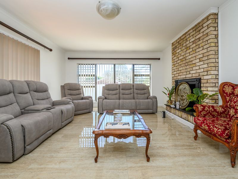 Prime Summerstrand Property with 2 Income-Generating Flats - Photo 6