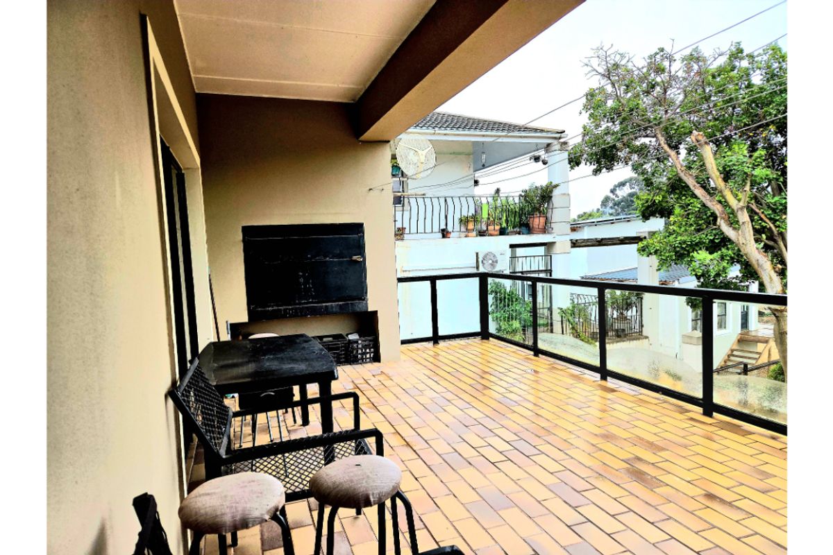 EXCLUSIVE SOLE MANDATE - PREIMIUM AMILY HOME WTH UMATCHED MOUNTAN VIEWS IN TULBAGH - Photo 4